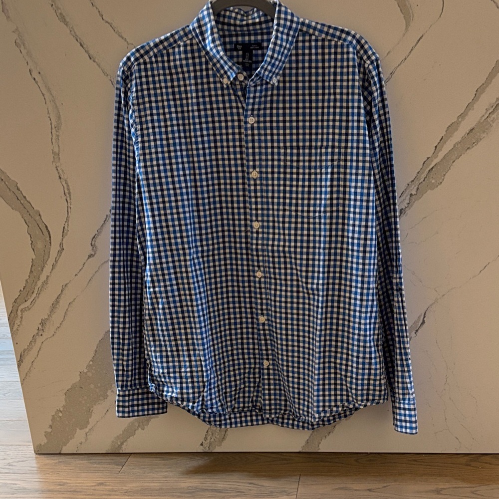 GAP Blue and White Checkered Men's Shirt